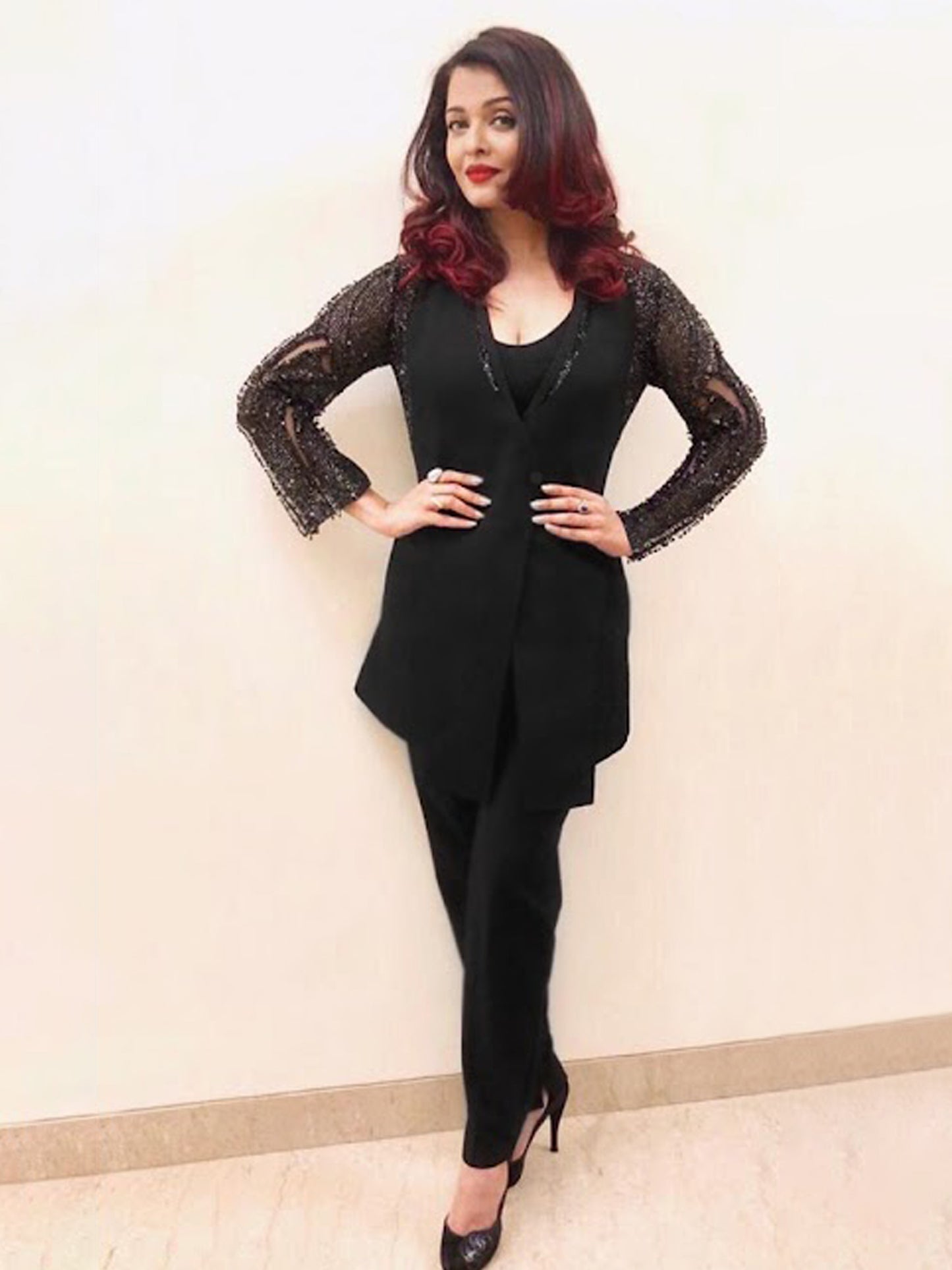 Aishwarya Rai Bachchan In Overlap Jacket