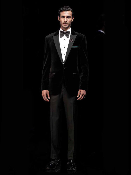 Noir Uranus Tuxedo