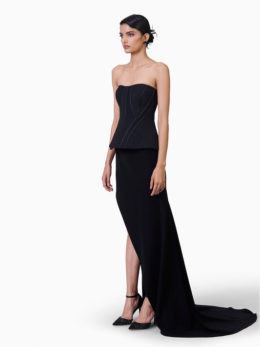 Mrunal Thakur ⢠Eclipse Noir Top Set