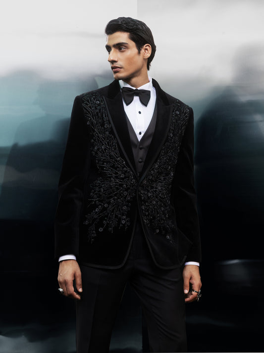Nocturne Majesty Tuxedo