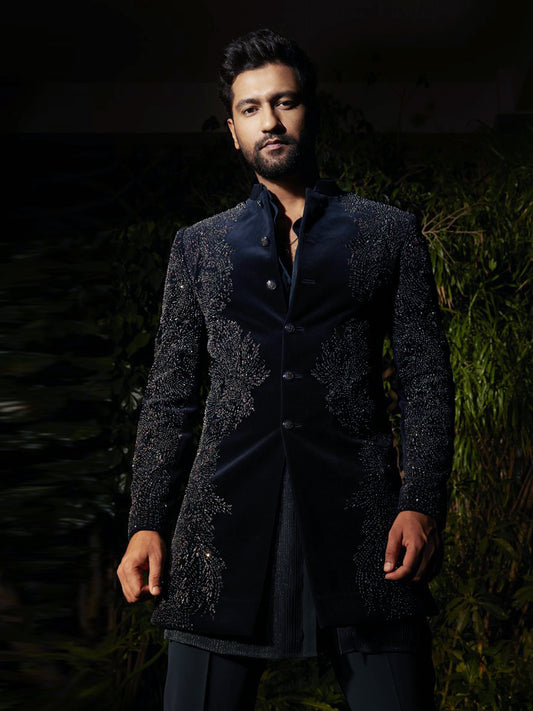 Vicky Kaushal ⢠In Iwan Sherwani