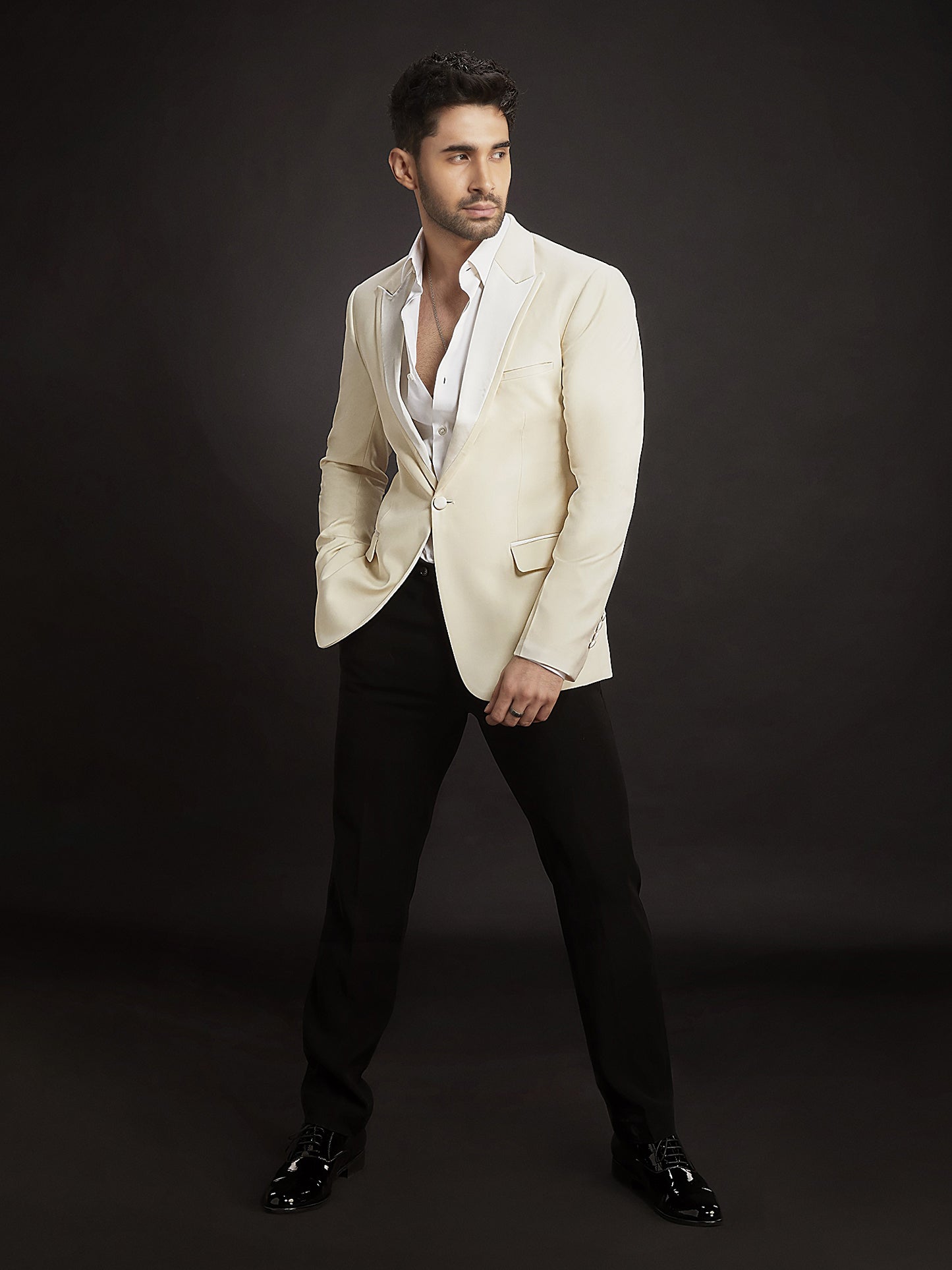 Lakshay In Off White Classic Suit