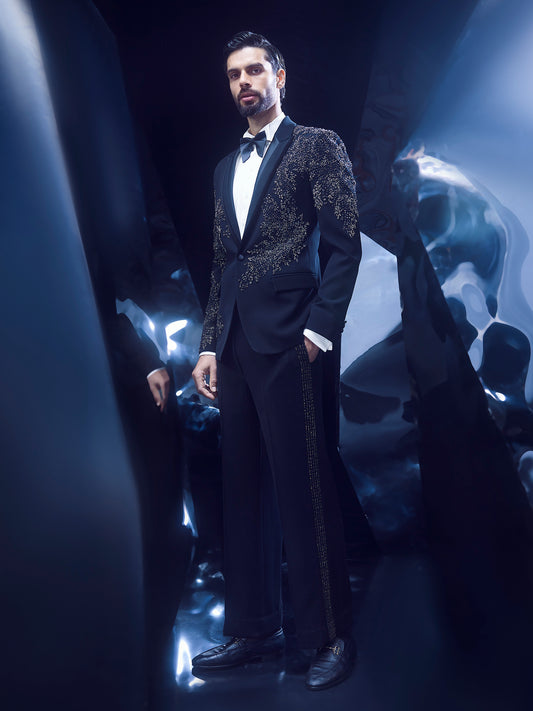 Alcove Tuxedo