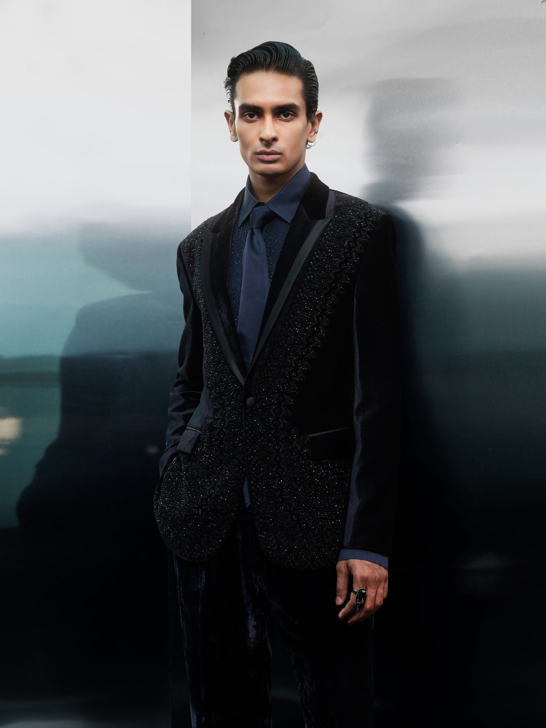 Obsidian Mirage Tuxedo