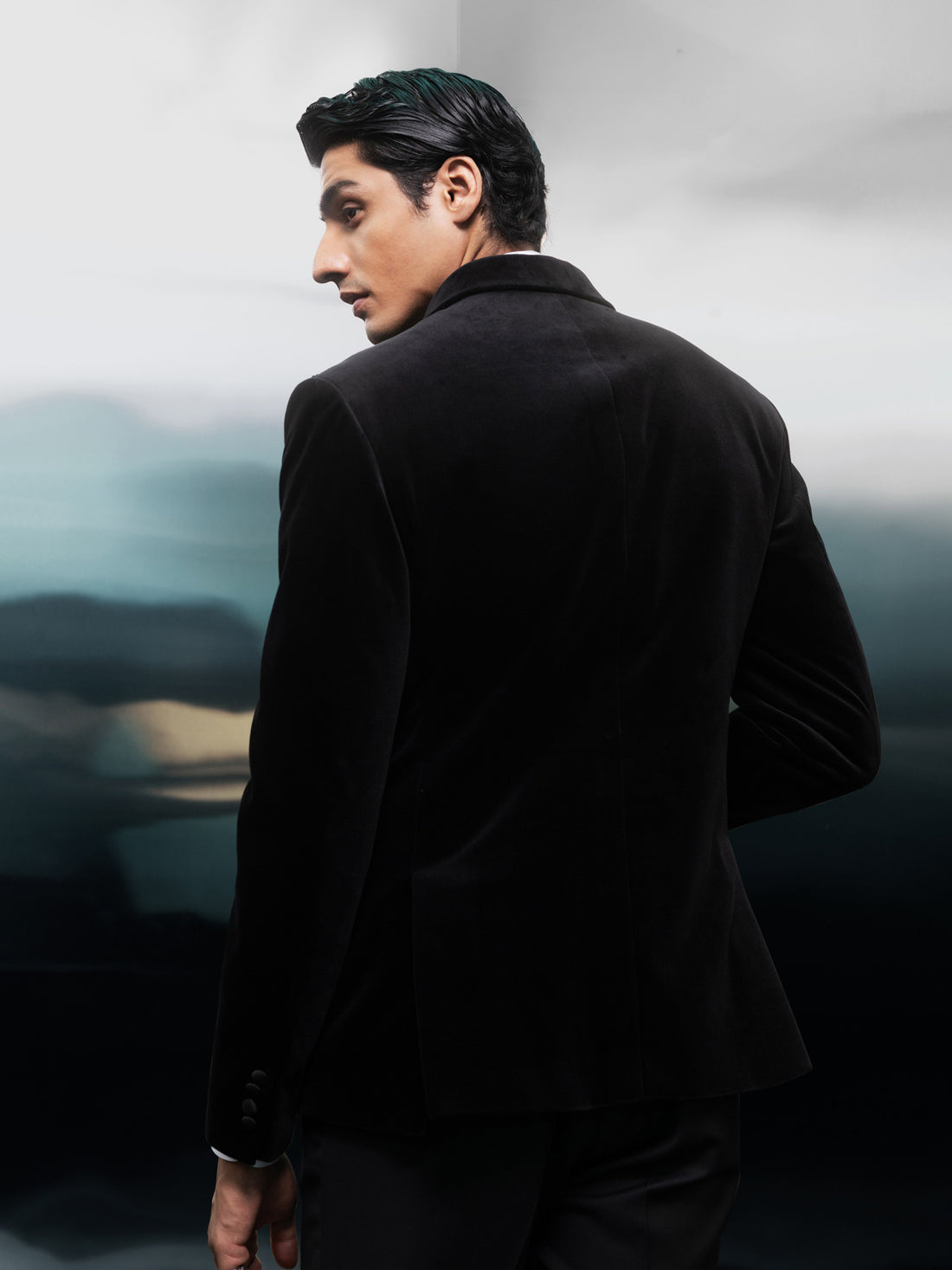 Nocturne Majesty Tuxedo