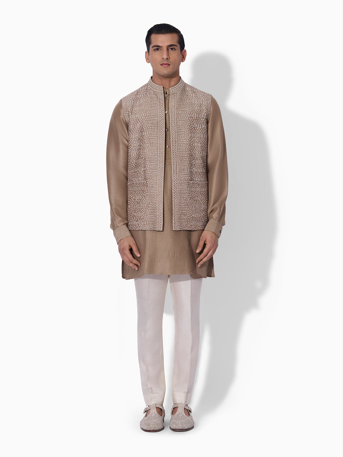 Mocha Mousse Embroidered Bundi Set