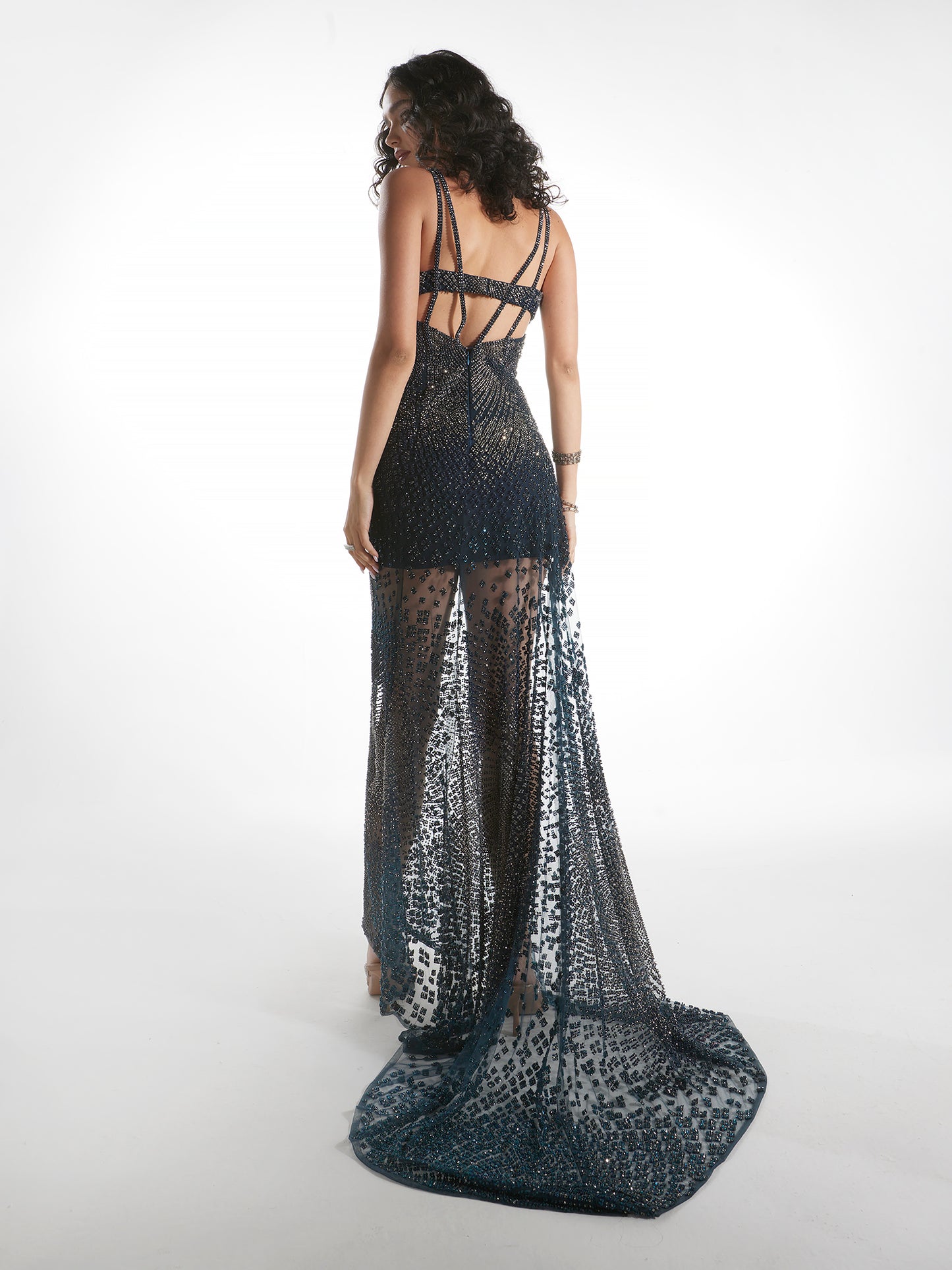 Traverse Gown